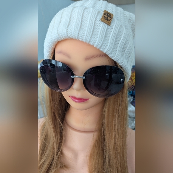 NWT Timberland Woman's Winter Beanie Hat Pom Pom Fleece - Picture 8 of 8